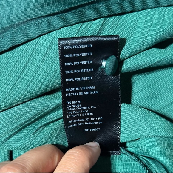 Anthropologie Deep-V Tunic Romantic Blouse Bell Sleeve Emerald Green Satin Sz S - Picture 9 of 10